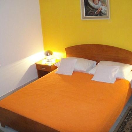 Apartments Ivan Orlic Vinišće Kültér fotó